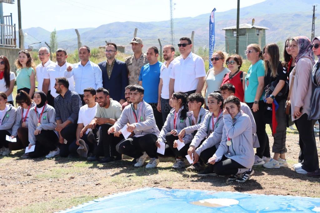 Tuzluca'da Survivor Yetenek Yarışması Yapıldı