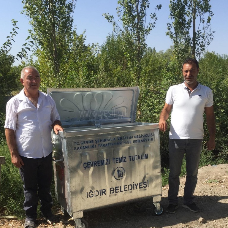 Atatürk Mahallesine Çöp Konteynırı Dağıtıldı