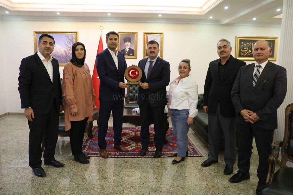 Eğitim Bir-Sen 2 Nolu Şube Başkanı Servet Türkandan Vali Sarıibrahim'e Ziyaret
