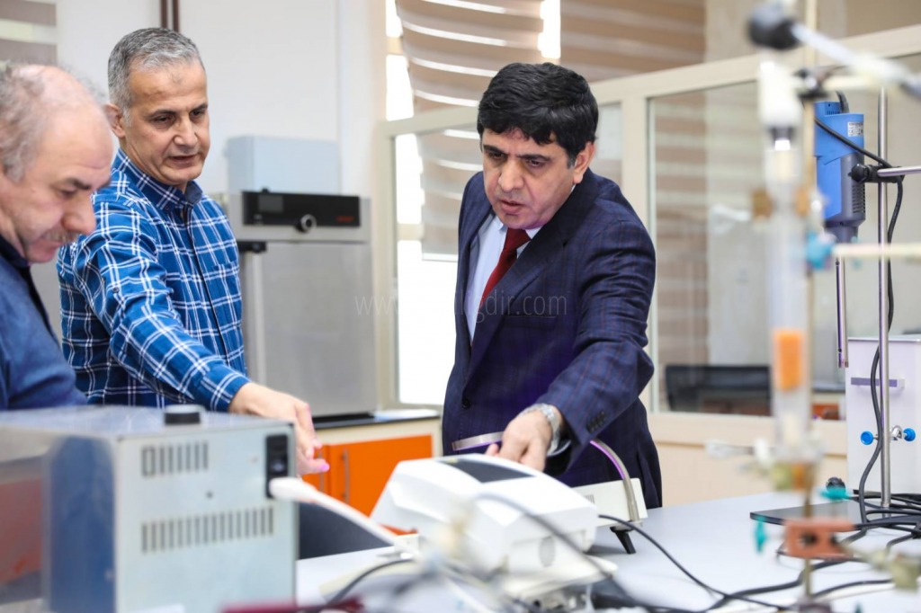 Rektör Alma Gıda ve Mikrobiyoloji  Laboratuvarlarına Covid-19'a Karşı  Ar-Ge Çalışması Talimatı Verdi