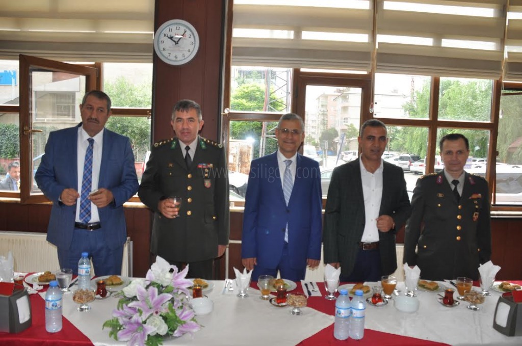 RAMAZAN BAYRAMI IĞDIR'DA KUTLANDI