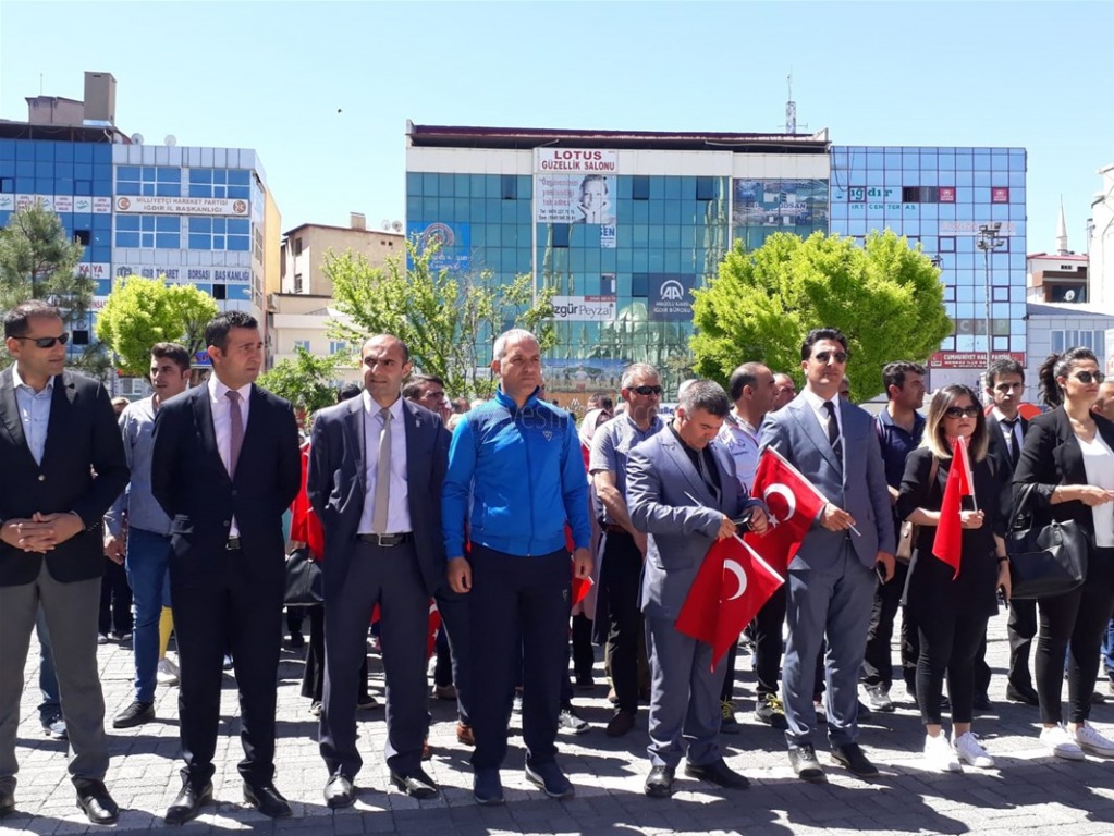 19 Mayıs Gençlik Haftası Çelenk Töreni ile Başladı