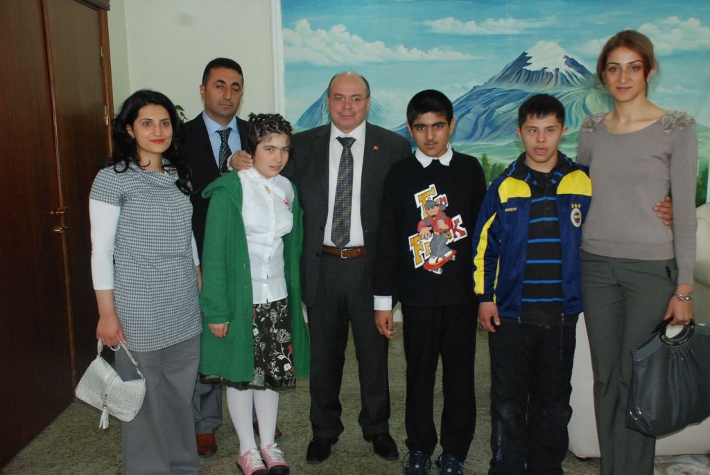 Iğdır Eğitim ve Uygulama Okulundan Vali Çiçek'e Ziyaret