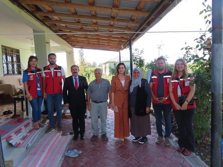 Hatice Sarıibrahim den Kıbrıs Gazisi Güneş Ailesine Ziyaret