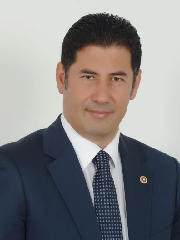 YILIN MİLLETVEKİLİ ANKETİNDE DR SİNAN OĞAN BİRİNCİ