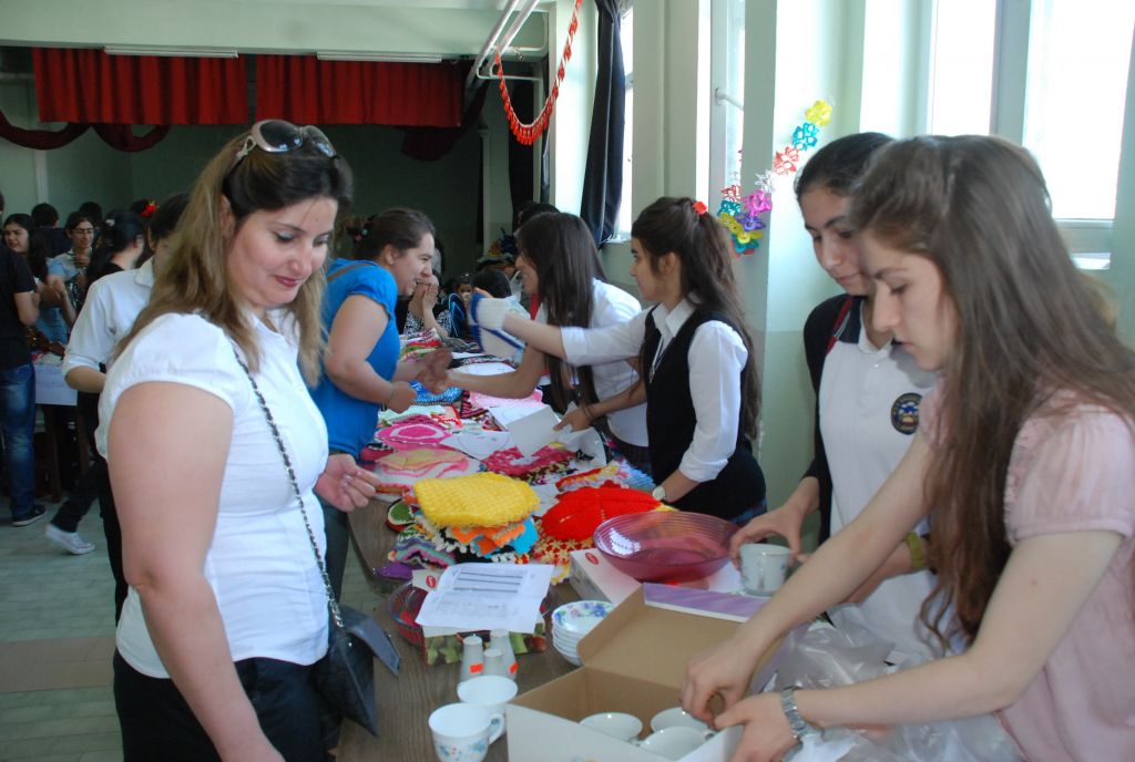 Iğdır MEV Anadolu Lisesinden Kermes