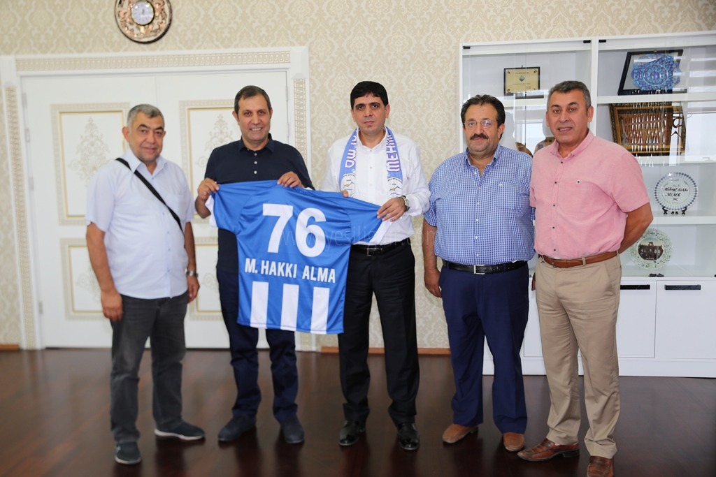 Iğdır Aras Spor Başkanı ve Yönetimi Rektör Almayı Ziyaret Etti