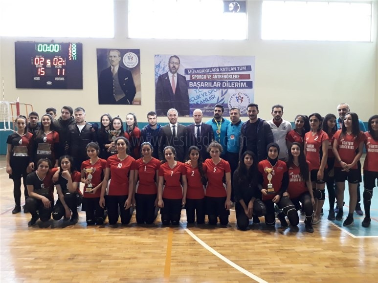 GENÇ KIZLAR VOLEYBOL İL BİRİNCİLİĞİ SON BULDU