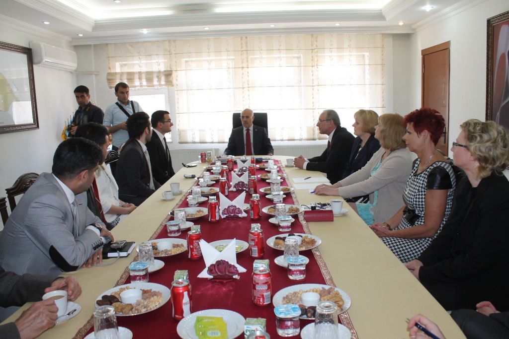 Polonyalı Heyet Vali Peki Ziyaret Etti