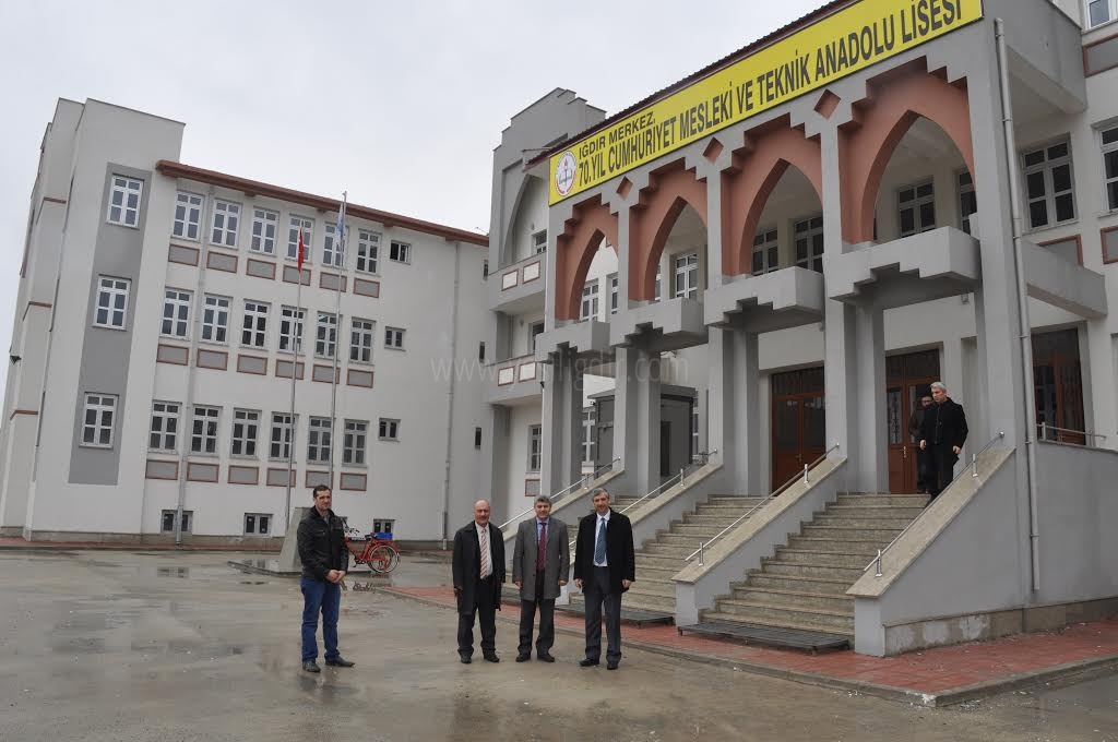70YIL CUMHURİYET MESLEKİ VE TEKNİK ANADOLU LİSESİ SAĞLIK MESLEK YENİ BİNASINA TAŞINDI