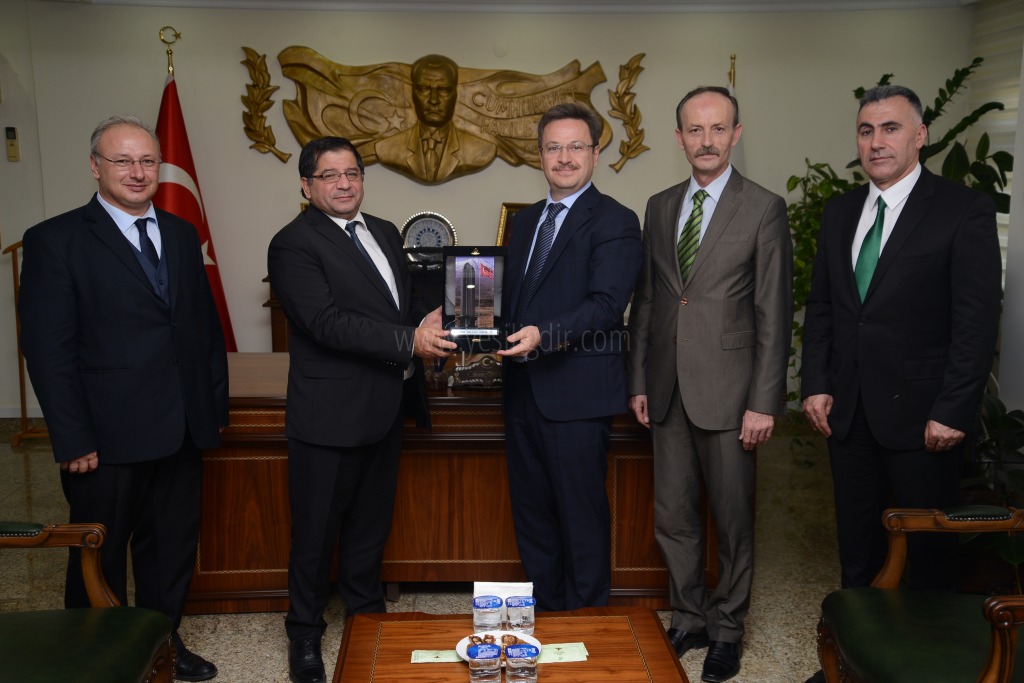 TALİM VE TERBİYE KURULU ÜYELERİ VALİ ÜNLÜYÜ ZİYARET ETTİ