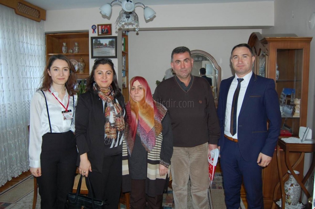SEMA ÜNLÜ HANIMEFENDİ ŞEHİT VE GAZİ AİLELERİNİ ZİYARET ETTİ
