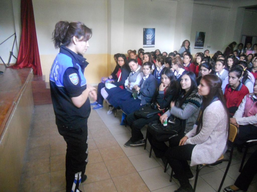 Toplum Destekli Polis Polis Okullarını Anlattı