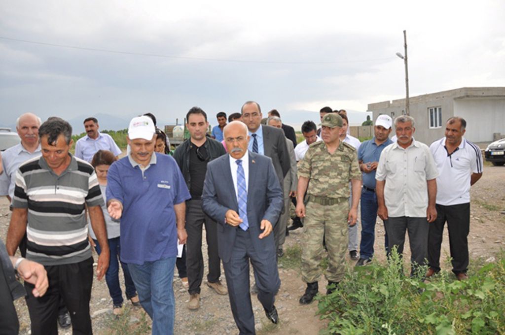 Vali Ahmet Pek Tarla Günleri Açılışını Yaparak  Soğuk Hava Tesislerinde İncelemelerde Bulundu