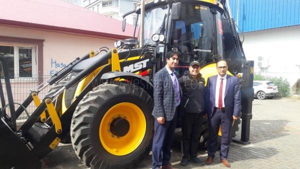Türkiye Belediyeler Birliği Tarafından Belediye Başkanlığımıza Bir Kepçe Hibe Edildi