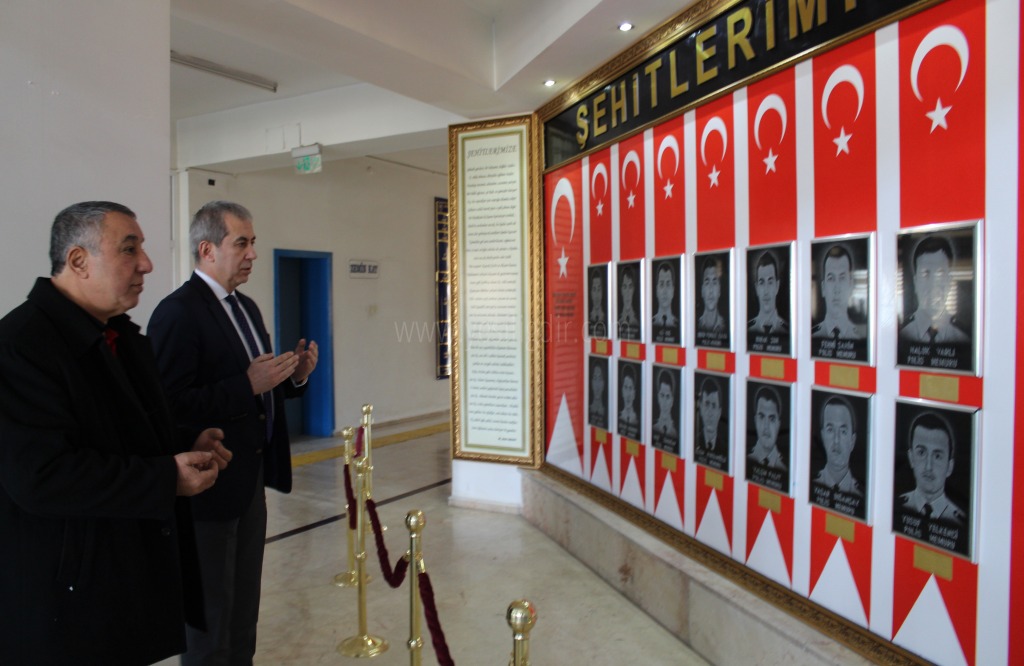 IĞDIR EMNİYET MÜDÜRLÜĞÜ ŞEHİTLER İÇİN MATEM KÖŞEMİZ ADI ALTINDA KÖŞE HAZIRLADI