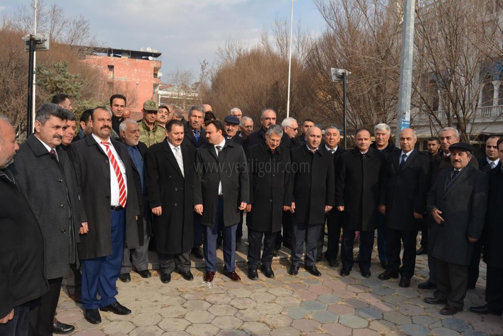 HAYDAR ALİYEV ÖLÜMÜNÜN 13 YILINDA TÖRENLE ANILDI