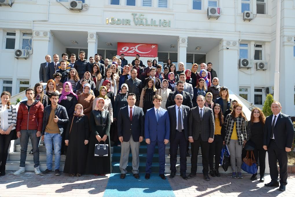 STAJYER ÖĞRETMENLERE KAMU KURUM VE KURULUŞLARI TANITILIYOR