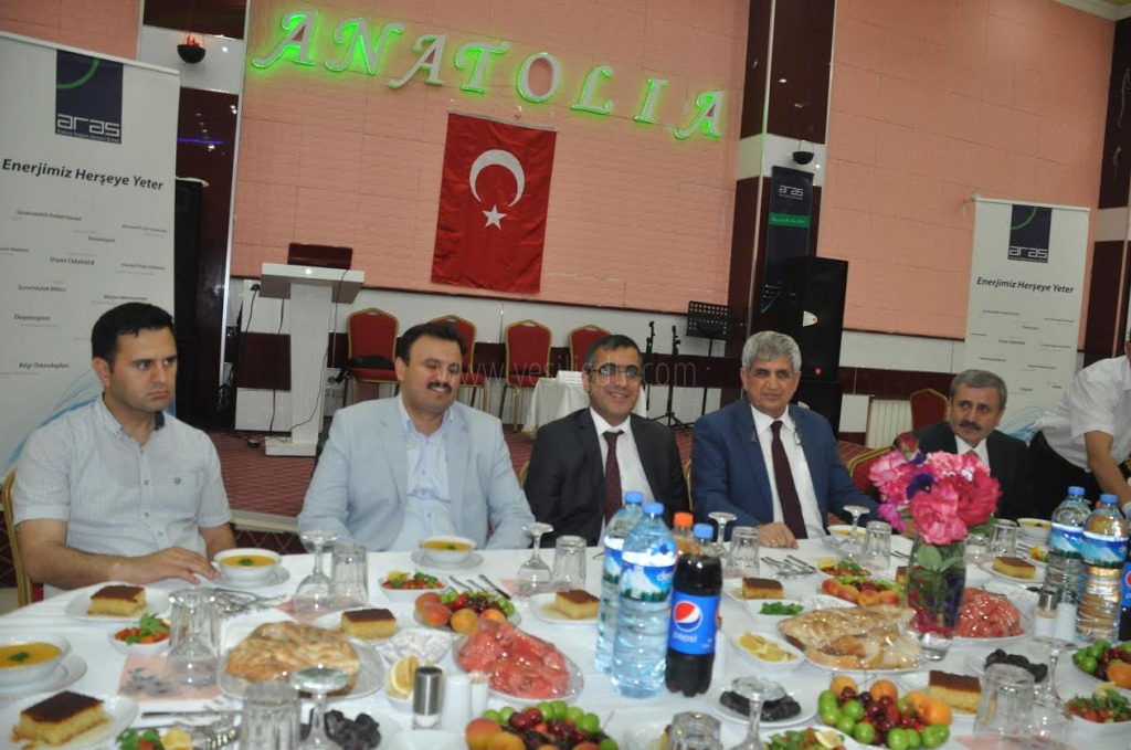 ARAS EDAŞTAN İFTAR YEMEĞİ