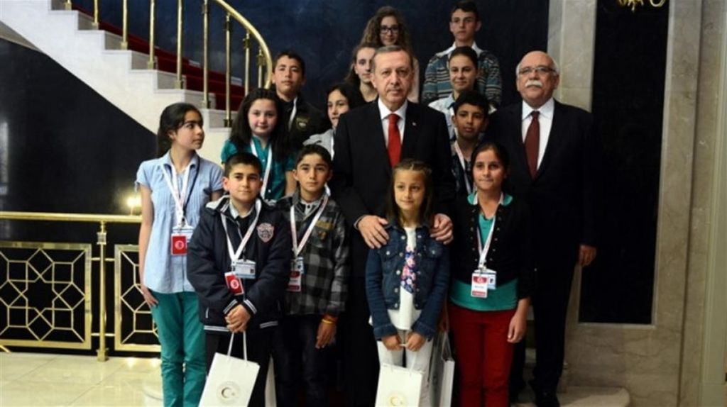 Bulakbaşı Okulumuzun Öğrencileri Bakan ve Başbakanımızla görüştü