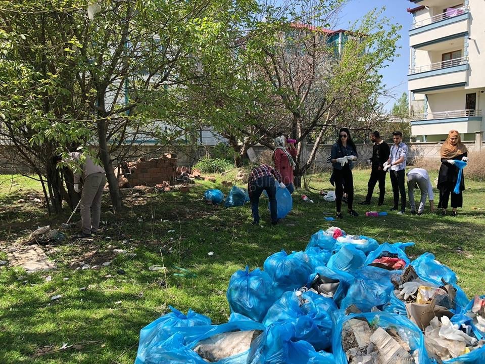 Ak Parti Gençlik Kollarından Şehrimiz Evimizdir Temizliği