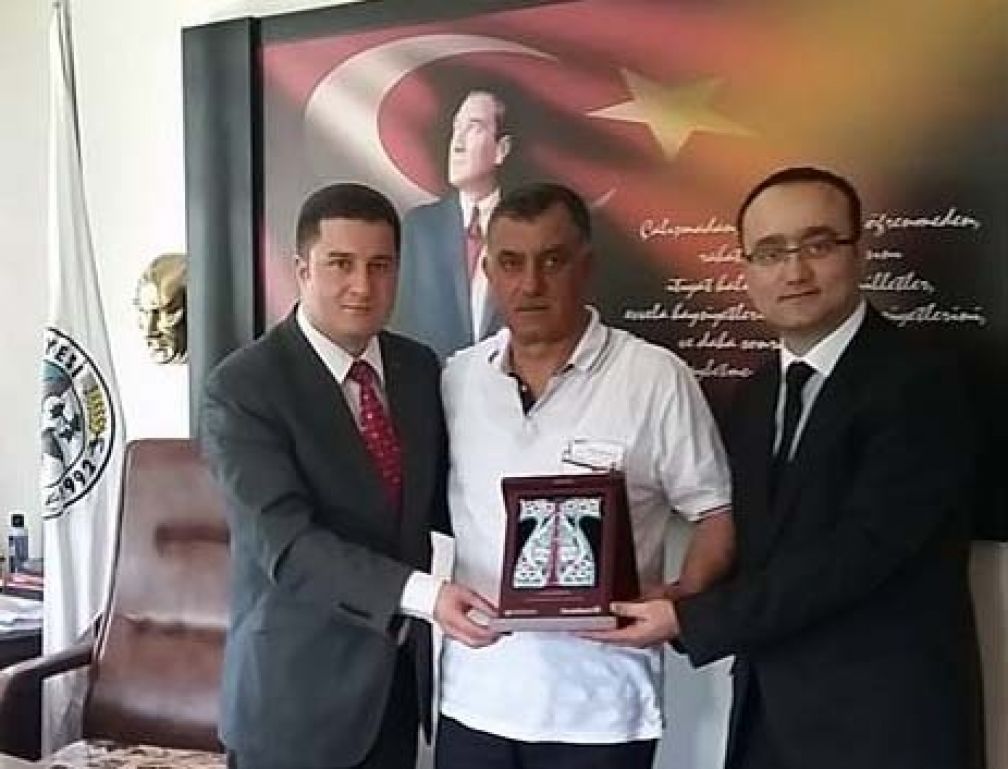 Denizbank'tan Başkan Reşat Başkaraya Plaket