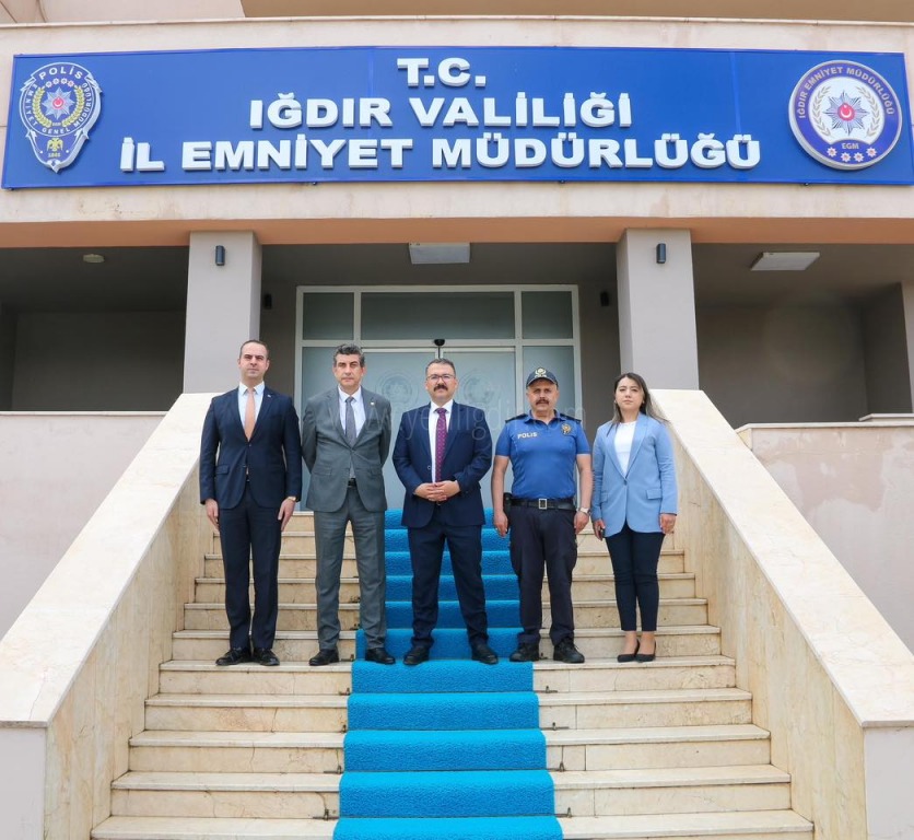 Vali Ercan Turan İl Emniyet Müdürü Erden Sakaryayı ziyaret etti