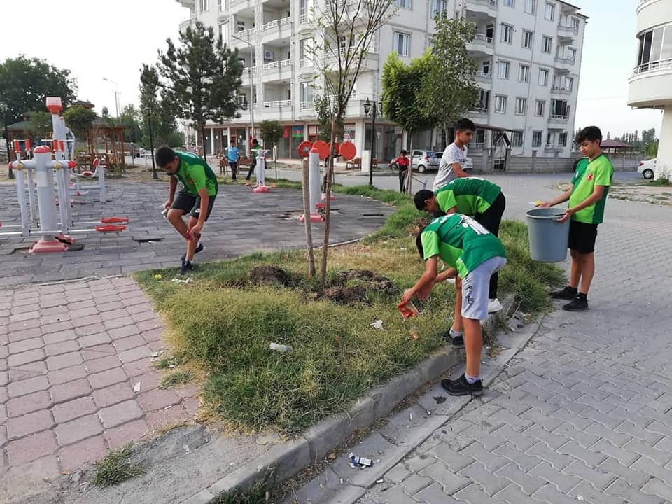 Gençlik Merkezi Gönüllü Gençleri Temiz Çevre İstiyoruz