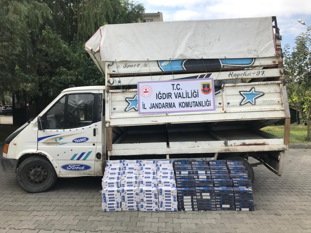 Şüpheli Araçta Kaçak Sigara Yakaladı