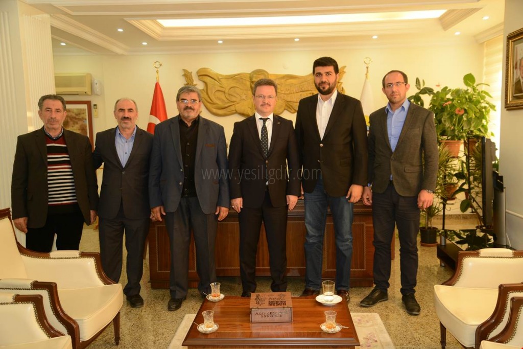VALİ ÜNLÜ AKOLUK KÖYÜ DERNEĞİ ÜYELERİNİ MAKAMINDA KABUL ETTİ