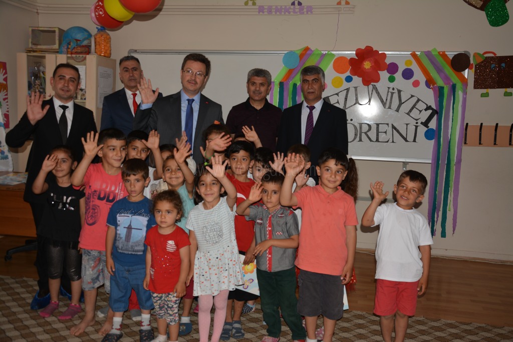 5O BİN ÖĞRENCİ KARNELERİNİ ALDI