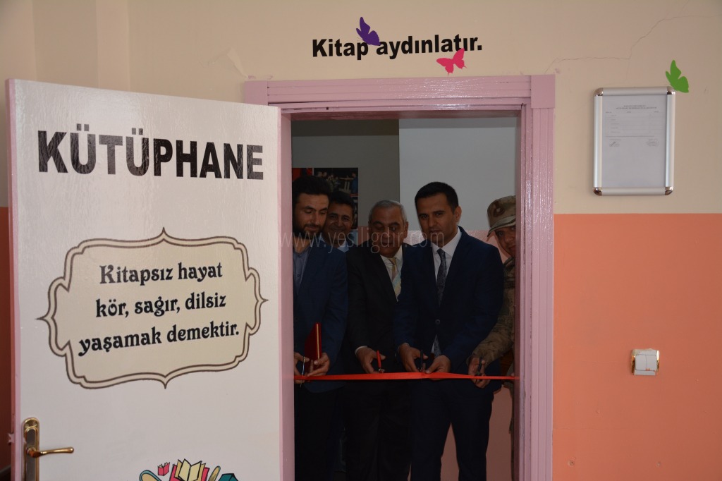 Şehit Erdi Demirerin silah arkadaşı şehidin adını yaşatmak adına kütüphane açtı