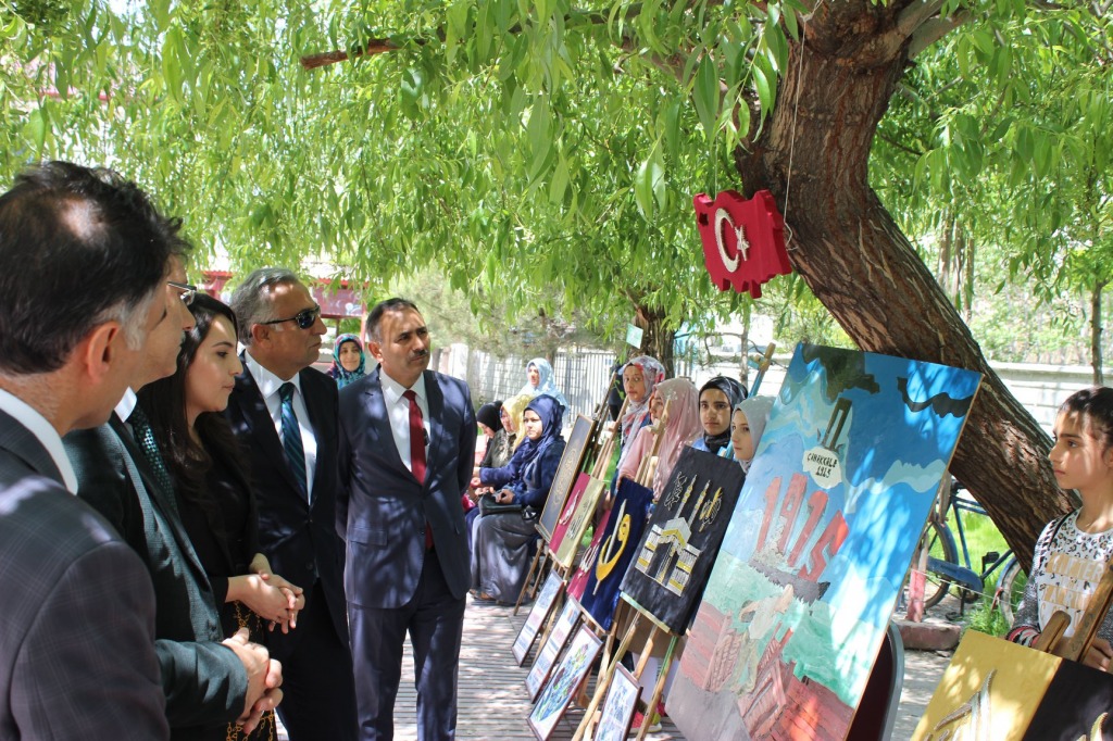 İMAM HATİP LİSESİNDEN GÖRSEL SANAT SERGİSİ