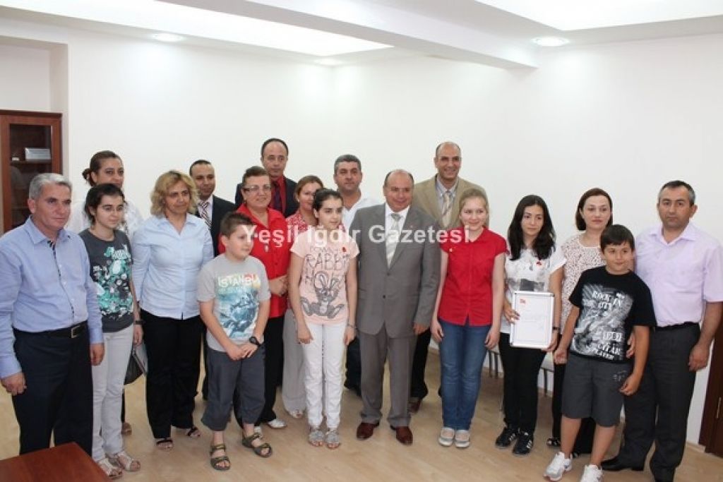 Iğdır SBS Birincilerine Cumhuriyet Altını