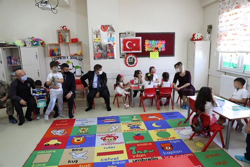 Vali Sarıibrahim İlköğretim Haftası Kutlamalarına Katıldı
