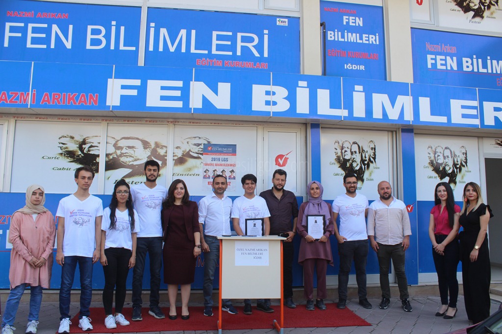 Nazmi Arıkan Fen Bilimleri Eğitim Kurumu YKS ve LGS il birincilerini açıkladı