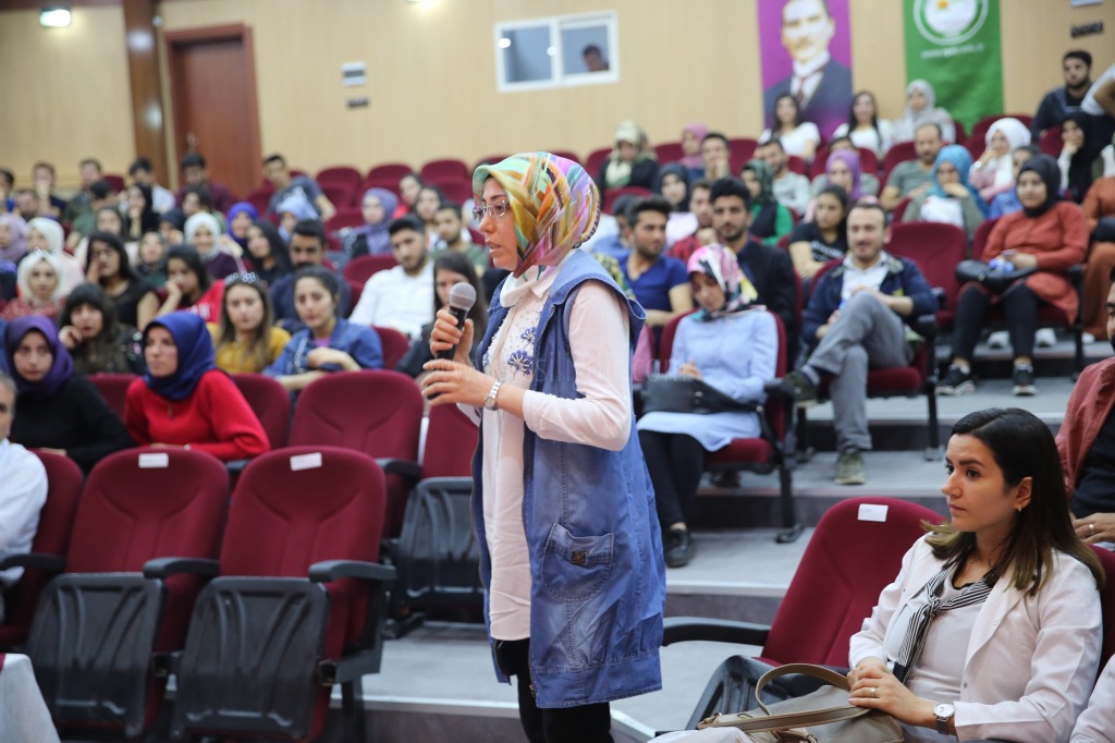 Öğrenciler Sağlık Hukuku Konusunda Bilgilendirildi