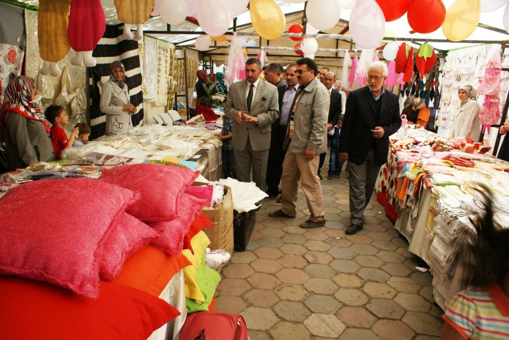 Öğrenciler Yararına Kermes