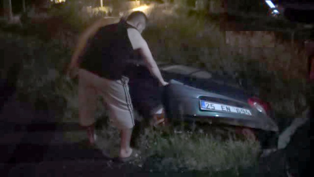 Iğdır'da Otomobil Su Kanalına Düştü