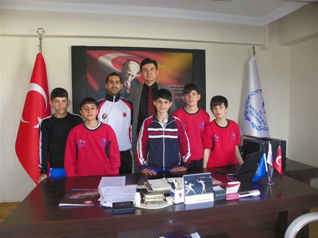 Analig Badminton Branşında Yarı Finaldeyiz