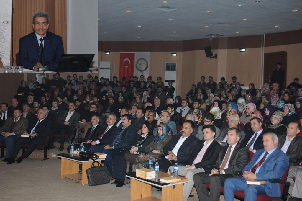 Iğdır Üniversitesinde Dünden Bugüne Mesnevi Konulu Konferansa Büyük İlgi