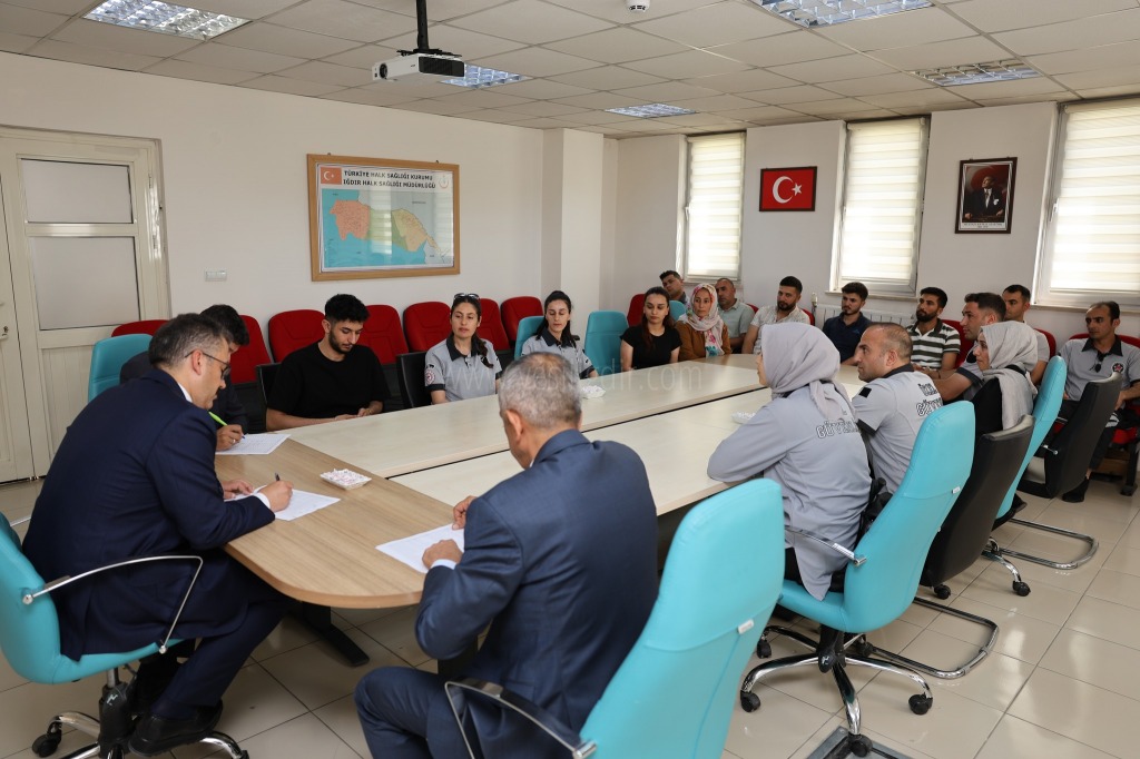 Vali Turan Iğdıra Atanan Personellerle Bir Araya Geldi