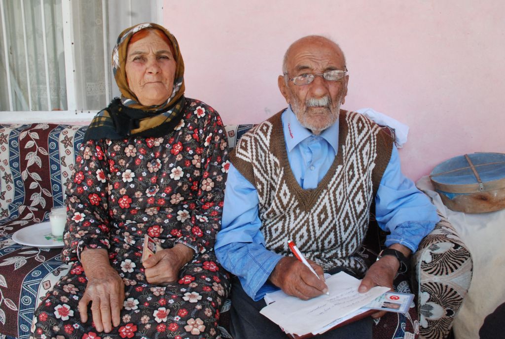 Şair Dede Ölmeden Önce Kitap Bastırmak İstiyor