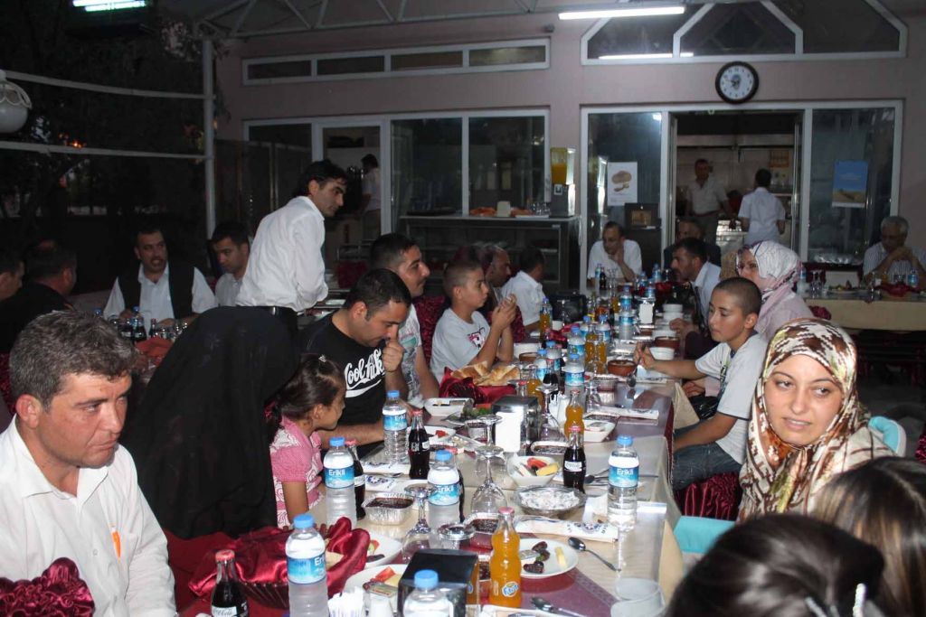İlk İftarı Iğdır'lılar Açtı