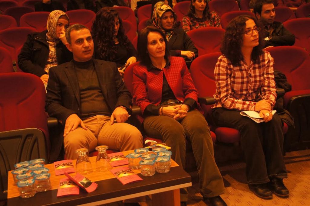 Belediye Eş Başkanları Kadına Yönelik Şiddete Karşı Konulu Panele Katıldı
