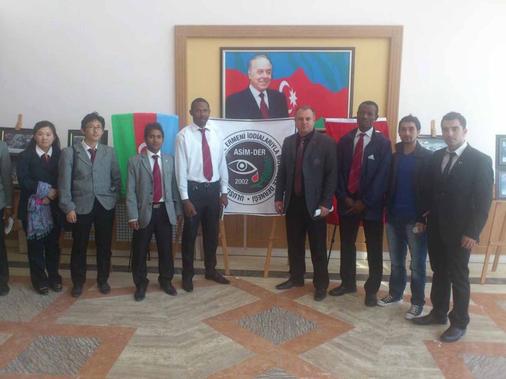ASİM-DER Nahcıvan Üniversitesin'de Soykırım Sergisi Açtı