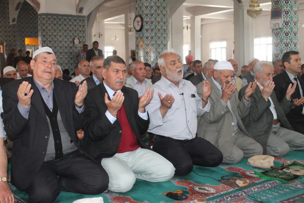 Soma İçin Camilerde Yasin Okunuyor
