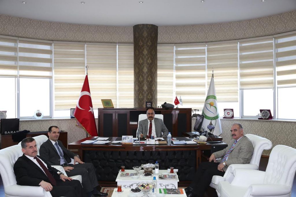 Azerbaycan Başkonsolosluğu Iğdır Temsilciliğinden Rektör Yılmaza Nezaket Ziyareti