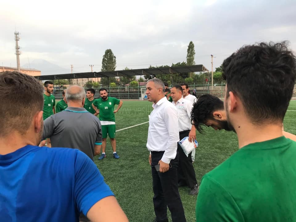 Şerafettin Yiğit Iğdır Es Sporu Sahada Ziyaret Etti