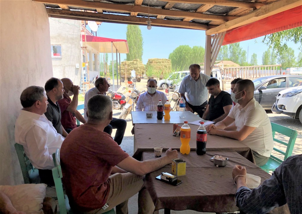 ÇİFTÇİLERİMİZ KOOPERATİFLEŞMEYE TEŞVİK EDİLİYOR VE BİLGİLENDİRİLİYOR